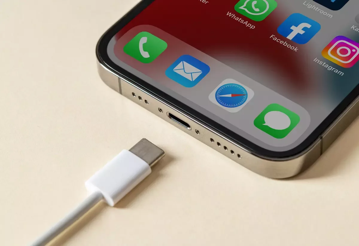 iPhone Şarj Olurken Isınıyor: Nedenleri ve Çözümler
