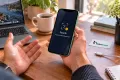 iPhone 12 Face ID sorununun gösterildiği temsili telefon görseli